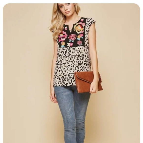 Savanna Jane Leopard Print Embroidered Floral Rayon Short Sleeve Blouse Small - Picture 1 of 8